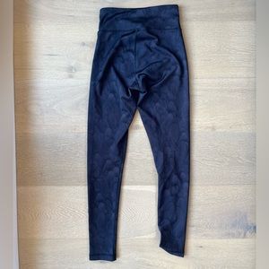 Aritzia The Constant Grey Pattern Leggings